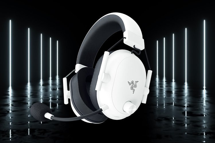 Razer、約280gのワイヤレスゲーミングヘッドセット「Razer BlackShark