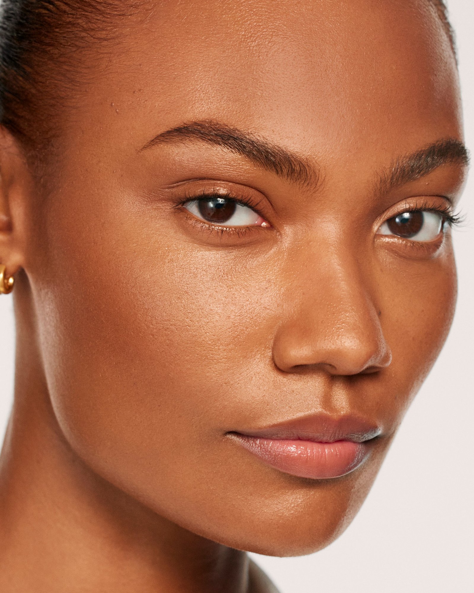 Face Trace Contour Stick in Biscuit by Westman Atelier | Westman