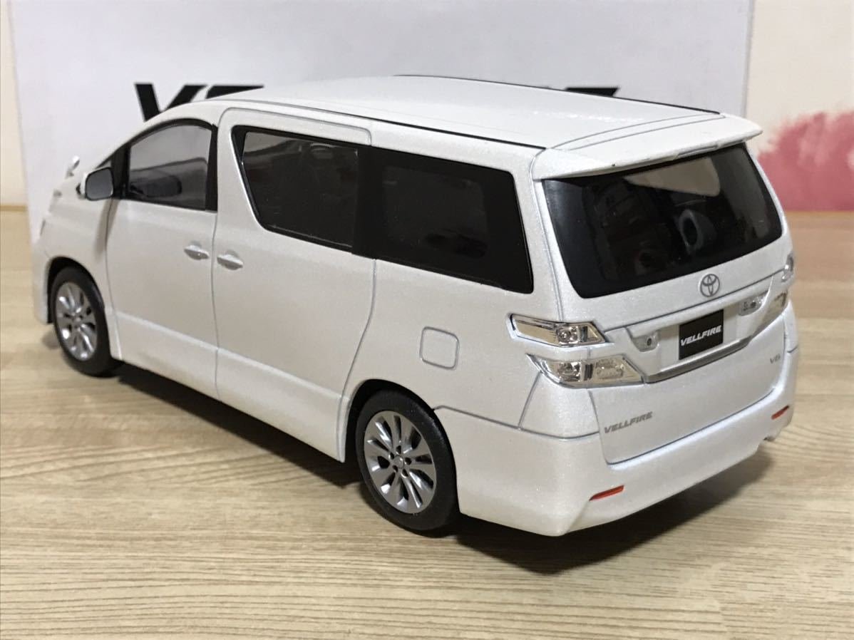 送料無料 1/24 トヨタ ヴェルファイア カラーサンプルミニカー