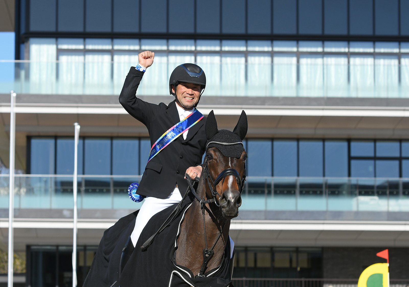 疾風 馬のブロンズ像 大井競馬従事員共済会退会記念 Yahoo