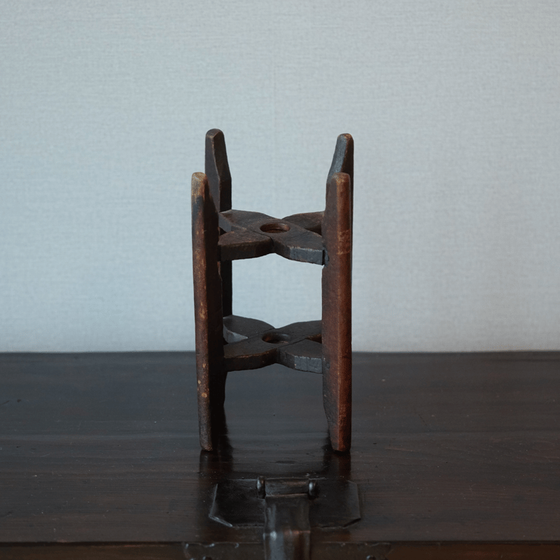 李朝 凧糸巻きと灯火器 | gallery & boutique 雪月花